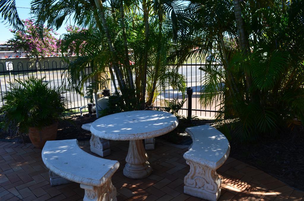 Rockhampton Palms Motor Inn Bagian luar foto